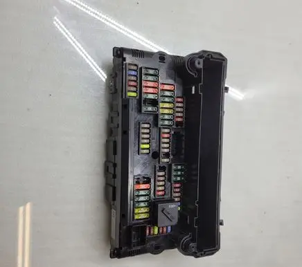 BMW 5 F10 F11 Fuse module 9252815