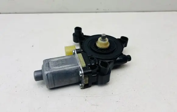 Audi A5 Front door window regulator motor 8W0959801