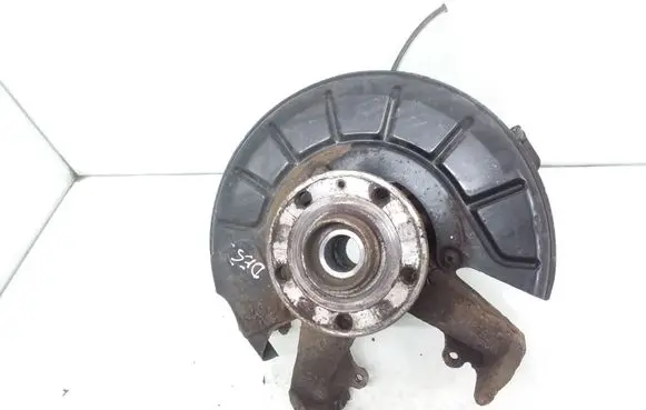 Skoda Octavia Mk2 (1Z) Front wheel hub spindle knuckle