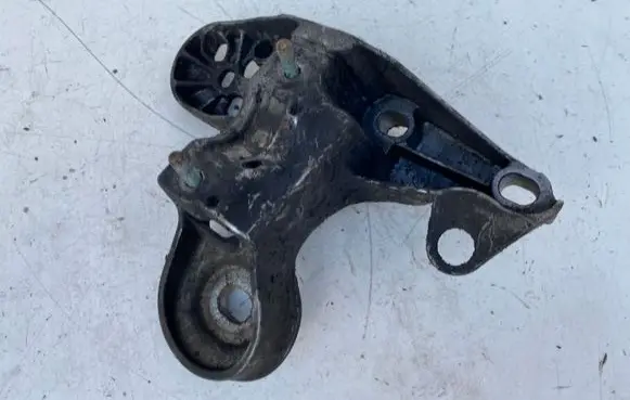Audi A6 S6 C5 4B Engine mounting bracket 4B0199351