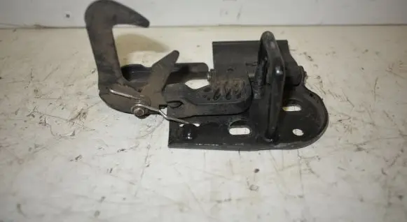 Volkswagen Touran I Engine bonnet/hood lock/latch loop/hook 