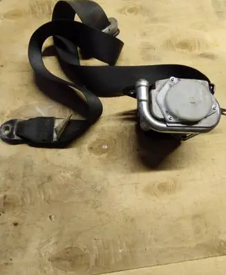 Suzuki Grand Vitara II Front seatbelt C9153n