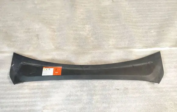 Tesla Model X Wiper trim 103624000e 103624100f