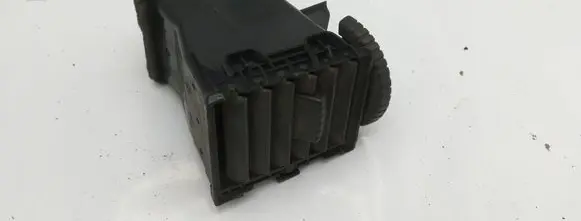Nissan X-Trail T30 Dash center air vent grill 68750EQ000