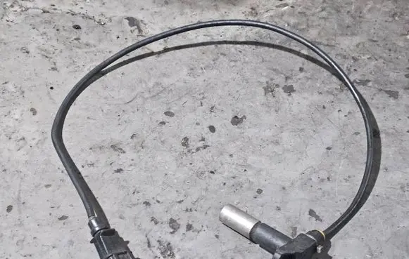 BMW 5 E28 Crankshaft position sensor 1953054