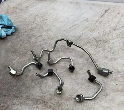 Volvo V60 Fuel line pipe 31303504