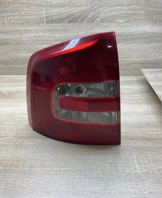 Skoda Octavia Mk2 (1Z) Rear/tail lights 1Z9945095 1Z9945257