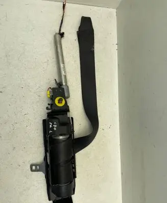 Volvo C30 Front seatbelt 6061062L0C 0711230016 34179944