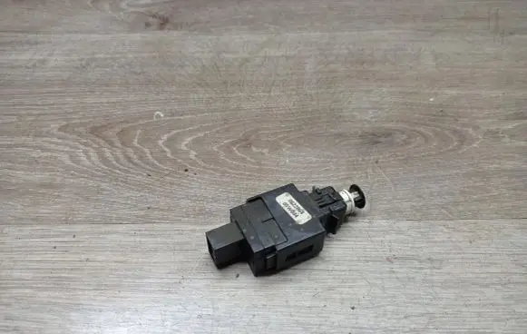 Volvo S60 Brake pedal sensor switch 8622064