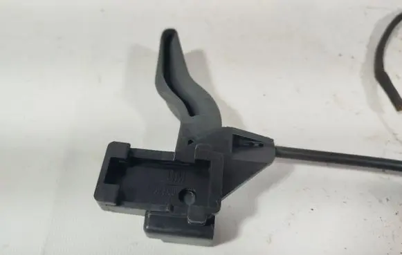 Saab 9-5 Engine bonnet/hood lock release cable 7002346