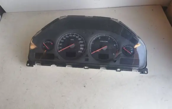 Volvo V70 Speedometer (instrument cluster) 9499671 69294580T