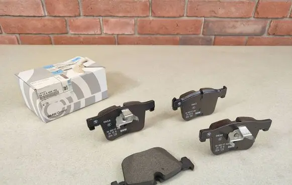 BMW X3 F25 Brake pads (front) 6859182