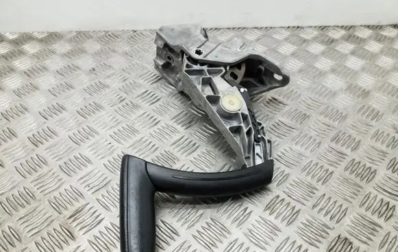 Audi A3 S3 A3 Sportback 8P Handbrake/parking brake lever assembly 8P0711303B