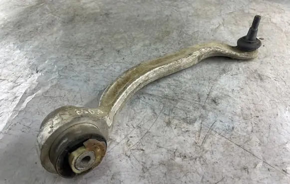 Volkswagen PASSAT B5 Front control arm