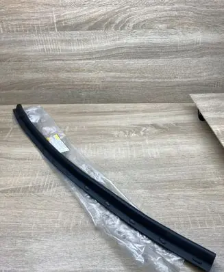 Skoda Octavia Mk3 (5E) Engine hood trim 5E0823707D