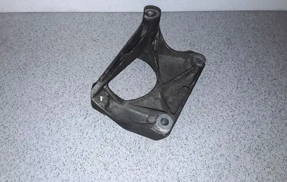 BMW 5 E60 E61 Engine mounting bracket 22116761117 6761117