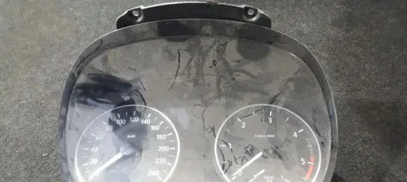 BMW 1 E81 E87 Speedometer (instrument cluster) 698353101