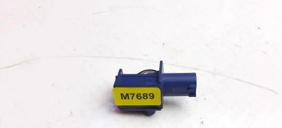 Mercedes-Benz E W212 Airbag deployment crash/impact sensor A2128204926 M7689