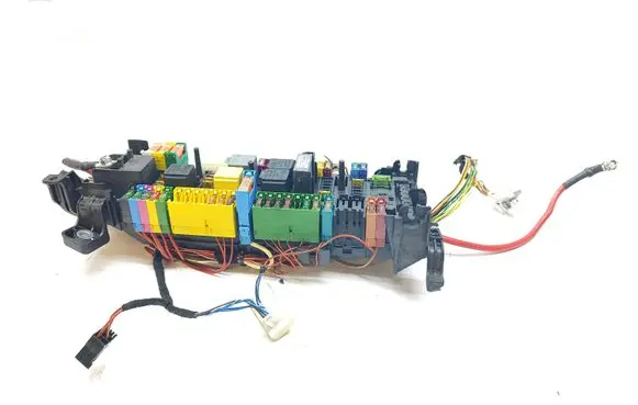 Mercedes-Benz B W246 W242 Fuse module A246906600