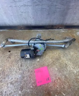 Volkswagen Golf IV Front wiper linkage and motor 