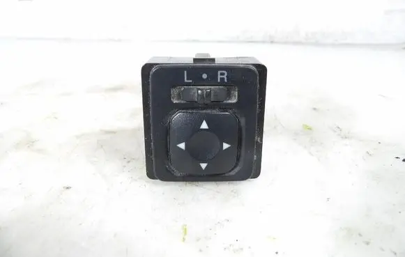 Mitsubishi Space Runner Other switches/knobs/shifts MR190956