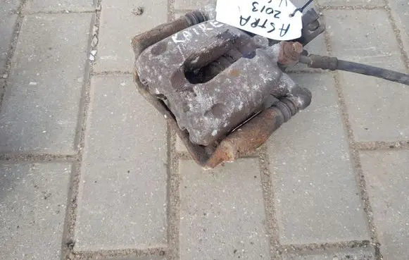 Opel Astra J Rear brake caliper