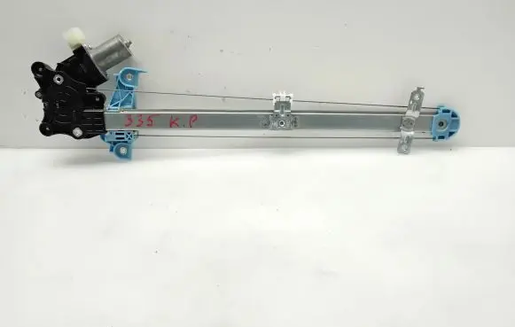 Suzuki Swift III Front door window regulator with motor 8343052R10 0620403620