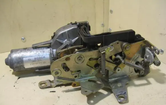 Mercedes-Benz E W210 Tailgate/trunk/boot lock/catch/latch A2107400536