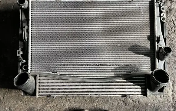 BMW X1 E84 Intercooler radiator braknumeruczci