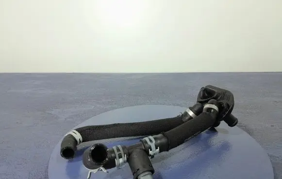 Audi Q7 4M Engine coolant pipe/hose 4M1122157A