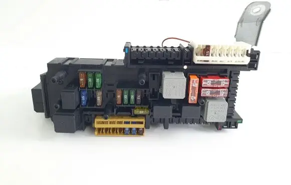 Mercedes-Benz C W204 Comfort/convenience module 2049005003 2049012602 2319025101