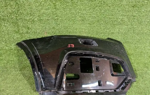 Audi Q3 8U Front bumper corner part panel trim 8U0807438AE