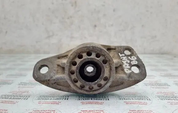 Volkswagen PASSAT B6 Front shock absorber mounting bracket 3C0513353