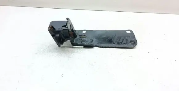 BMW X1 E84 Radiator mount bracket 7117812 51647117812