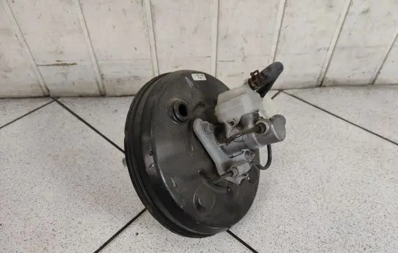 Toyota Sienna XL30 III Brake booster 131010-17891