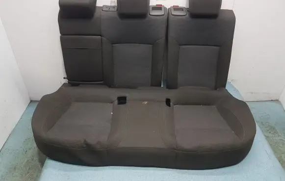 Opel Insignia A Second row seats 