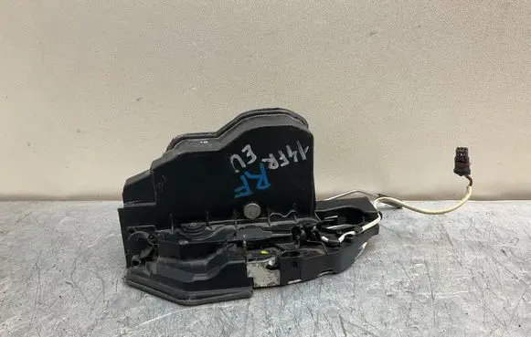 BMW 5 F10 F11 Front door lock 7185692