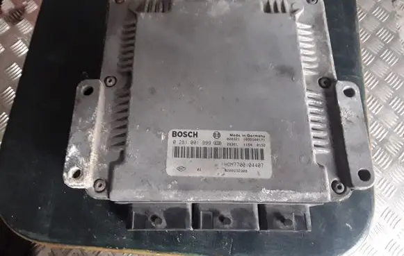 Renault Espace III Engine control unit/module 0281001999 7700104407
