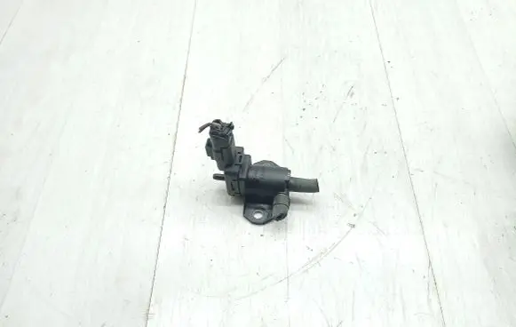 Ford Fiesta Vacuum valve 9688124580
