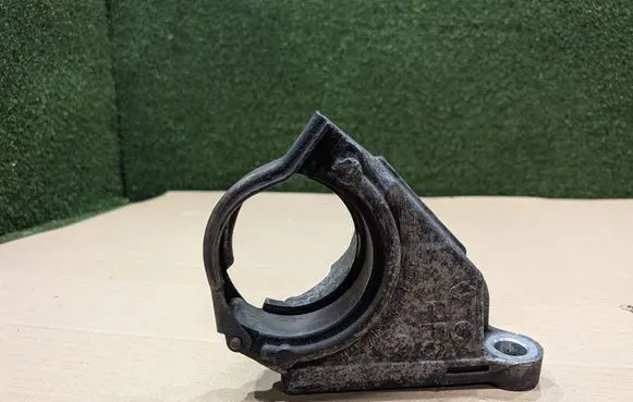 Renault Master III Driveshaft support bearing bracket 397748146R