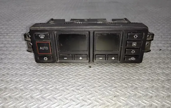 Audi A4 S4 B5 8D Climate control unit 5HB00760804 8L0820043D