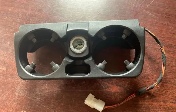 BMW 5 F10 F11 Cup holder front 82027