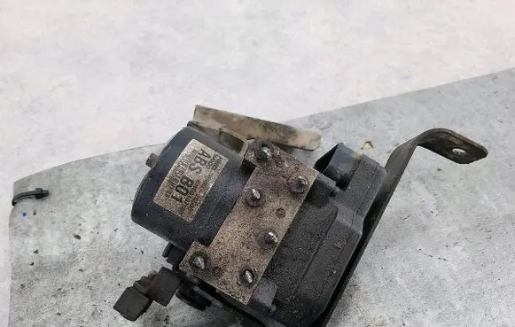 Hyundai Santa Fe ABS Pump 58900-26500
