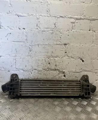 Ford Mondeo Mk III Intercooler radiator 868963A