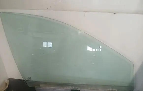Volvo XC90 Front door window glass four-door DOT682M3250AS2 000199
