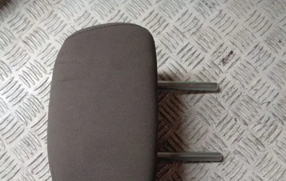Mitsubishi Space Star Rear seat headrest 
