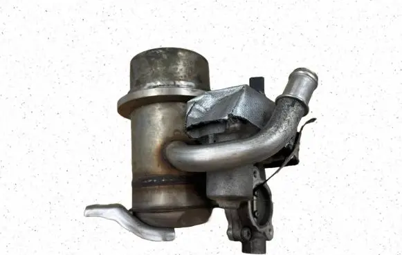 Skoda Yeti (5L) EGR valve cooler 04L131512AA
