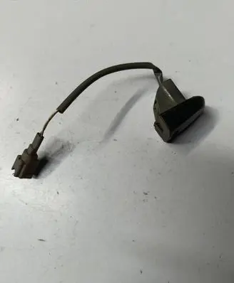 Nissan Micra Coupe door lock (next to the handle) a1wf19