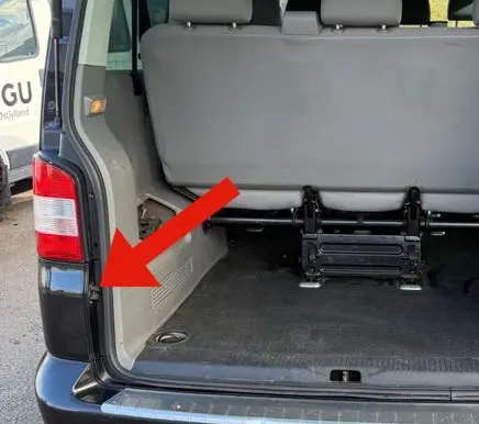 Volkswagen Multivan T5 Trunk lock loop 7H0829733C