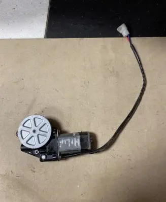 Toyota Hilux (AN120, AN130) Rear door manual window regulator 